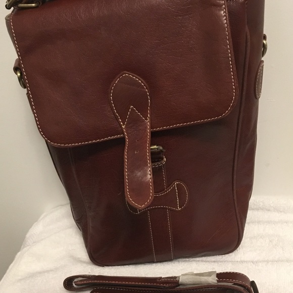 Leather Double Wine Bottle Carrier - Picture 5 of 7